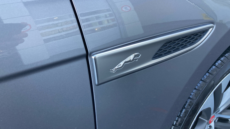 Jaguar F-Pace 2.0 D200 R-Dynamic HSE 5dr Auto AWD Diesel Estate